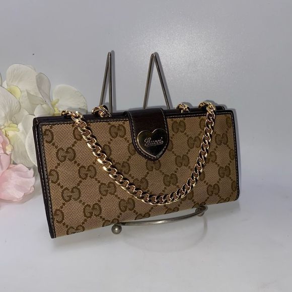 Gucci Handbags - 💎STUNNING!💎GUCCI GG CANVAS LOGO HEART LONG WALLET ON CHAIN